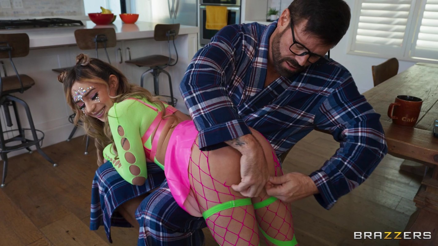 Brazzers – Out All Night (Aria Valencia)